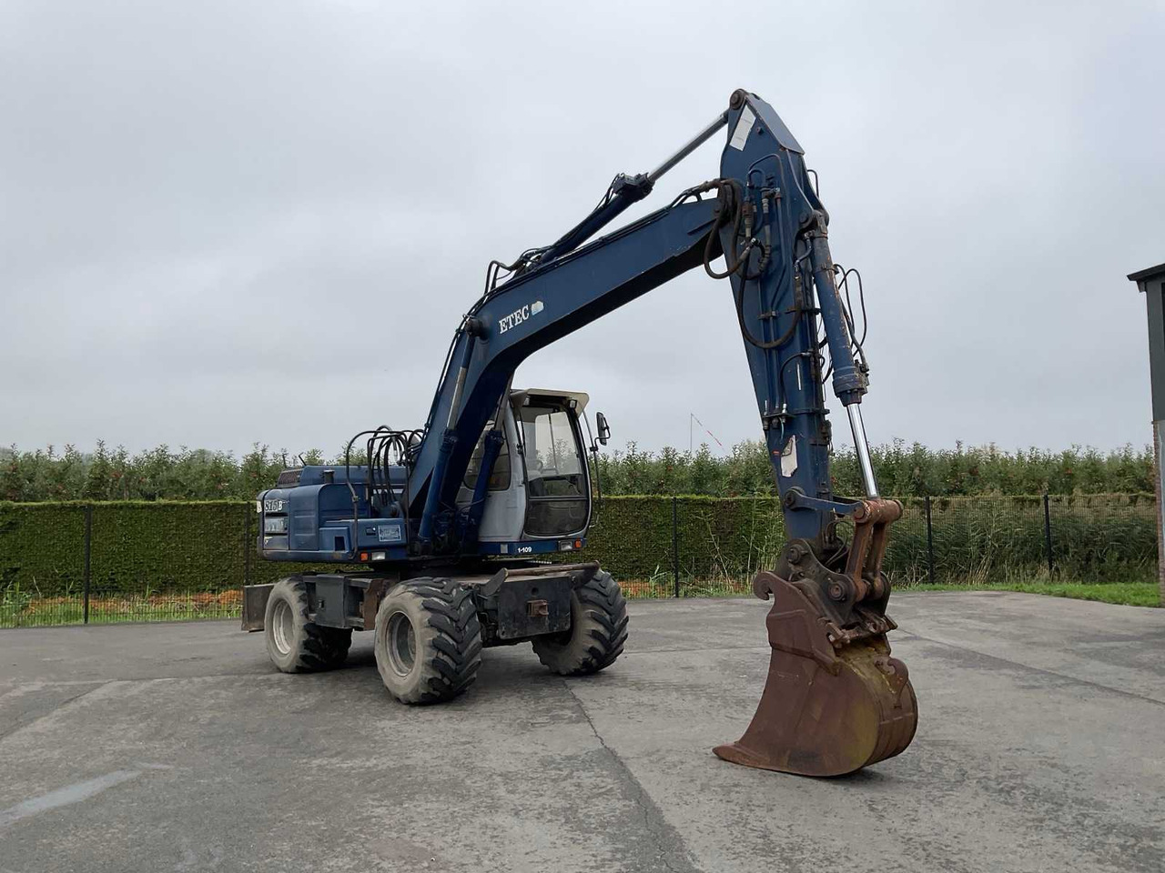 Fiat Hitachi Etec 815B - Máy xúc bánh lốp: hình 1 Fiat Hitachi Etec 815B - Máy xúc bánh lốp: hình 1