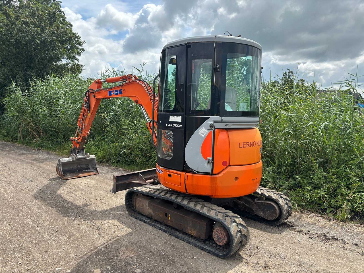Fiat Kobelco E30SR - Máy xúc lật bánh lốp: hình 3 Fiat Kobelco E30SR - Máy xúc lật bánh lốp: hình 3