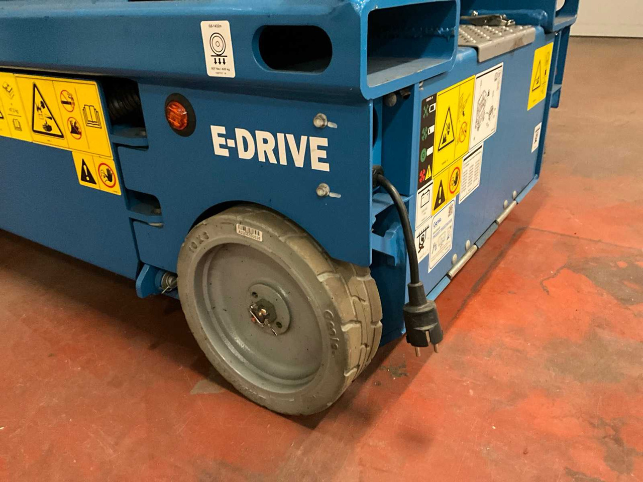 Nền bục trên không GENIE GD-1432M AERIAL PLATFORM: hình 12 Nền bục trên không GENIE GD-1432M AERIAL PLATFORM: hình 12