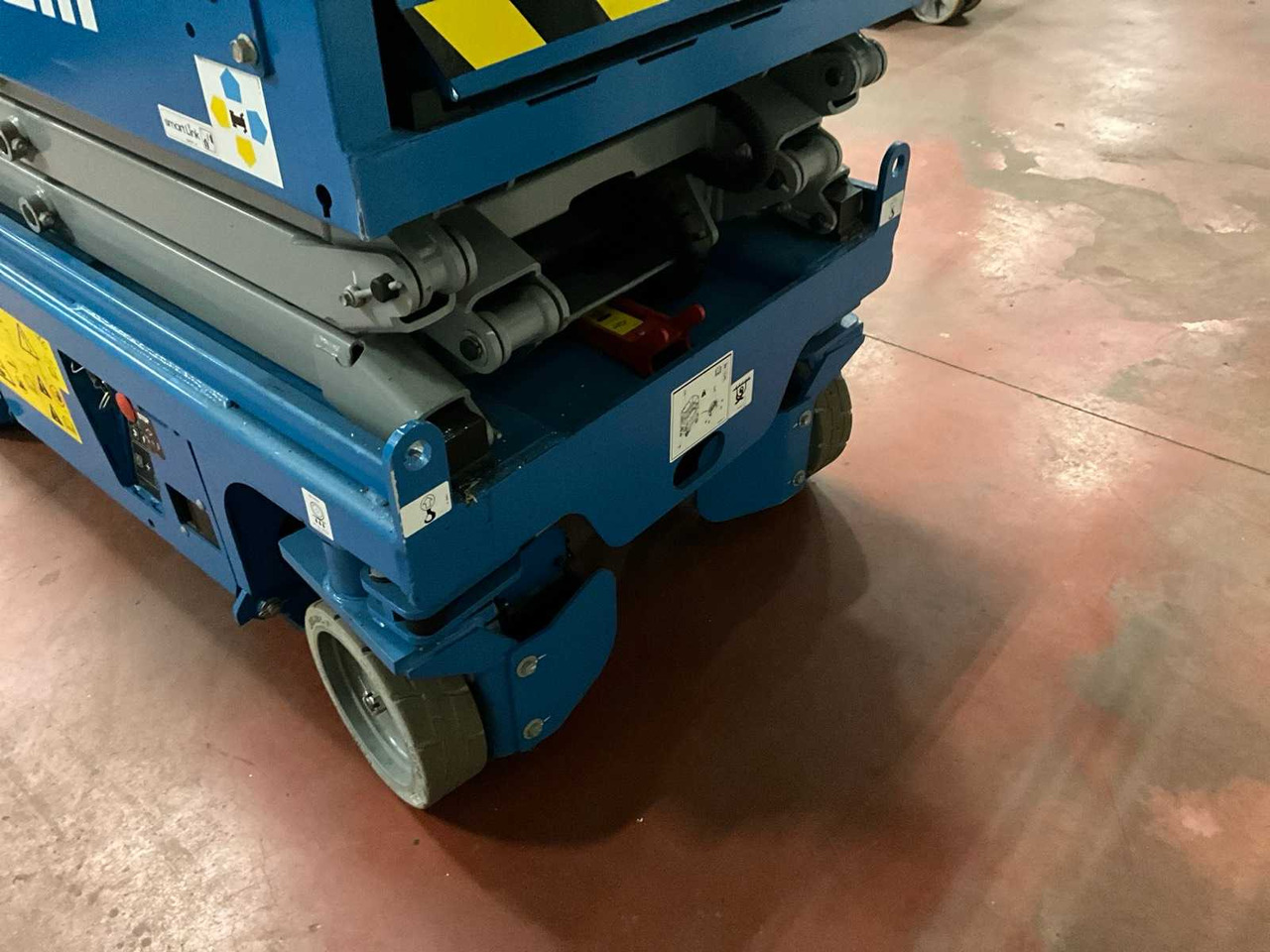 Nền bục trên không GENIE GD-1432M AERIAL PLATFORM: hình 8 Nền bục trên không GENIE GD-1432M AERIAL PLATFORM: hình 8