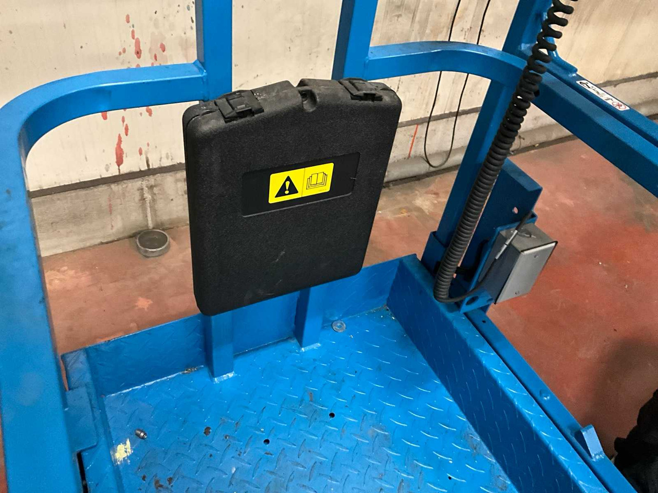 Nền bục trên không GENIE GD-1432M AERIAL PLATFORM: hình 10 Nền bục trên không GENIE GD-1432M AERIAL PLATFORM: hình 10