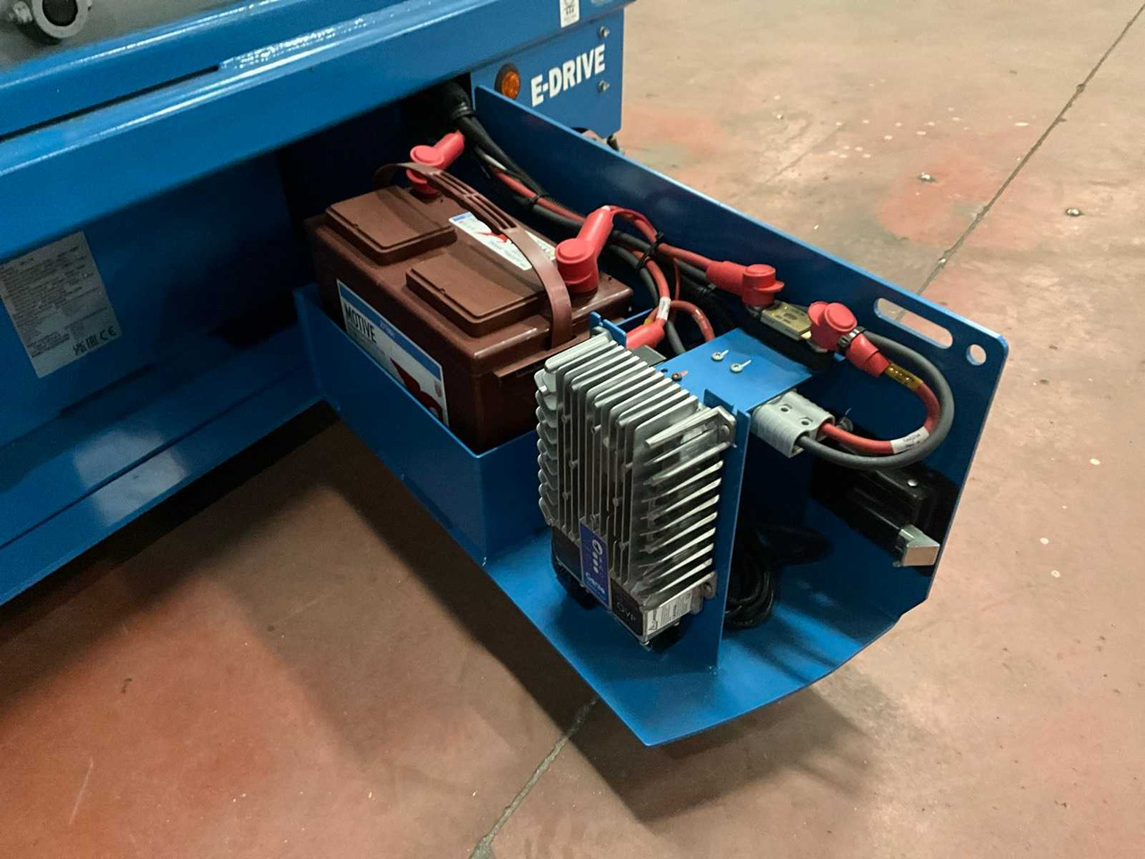 Nền bục trên không GENIE GD-1432M AERIAL PLATFORM: hình 6 Nền bục trên không GENIE GD-1432M AERIAL PLATFORM: hình 6