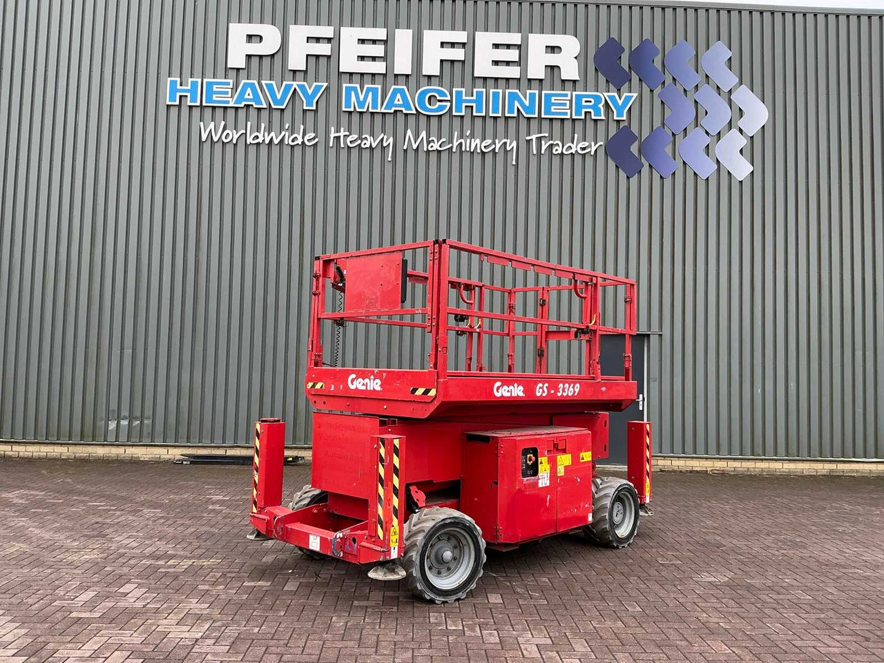 Genie GS-3369 - Nền bục trên không: hình 1 Genie GS-3369 - Nền bục trên không: hình 1