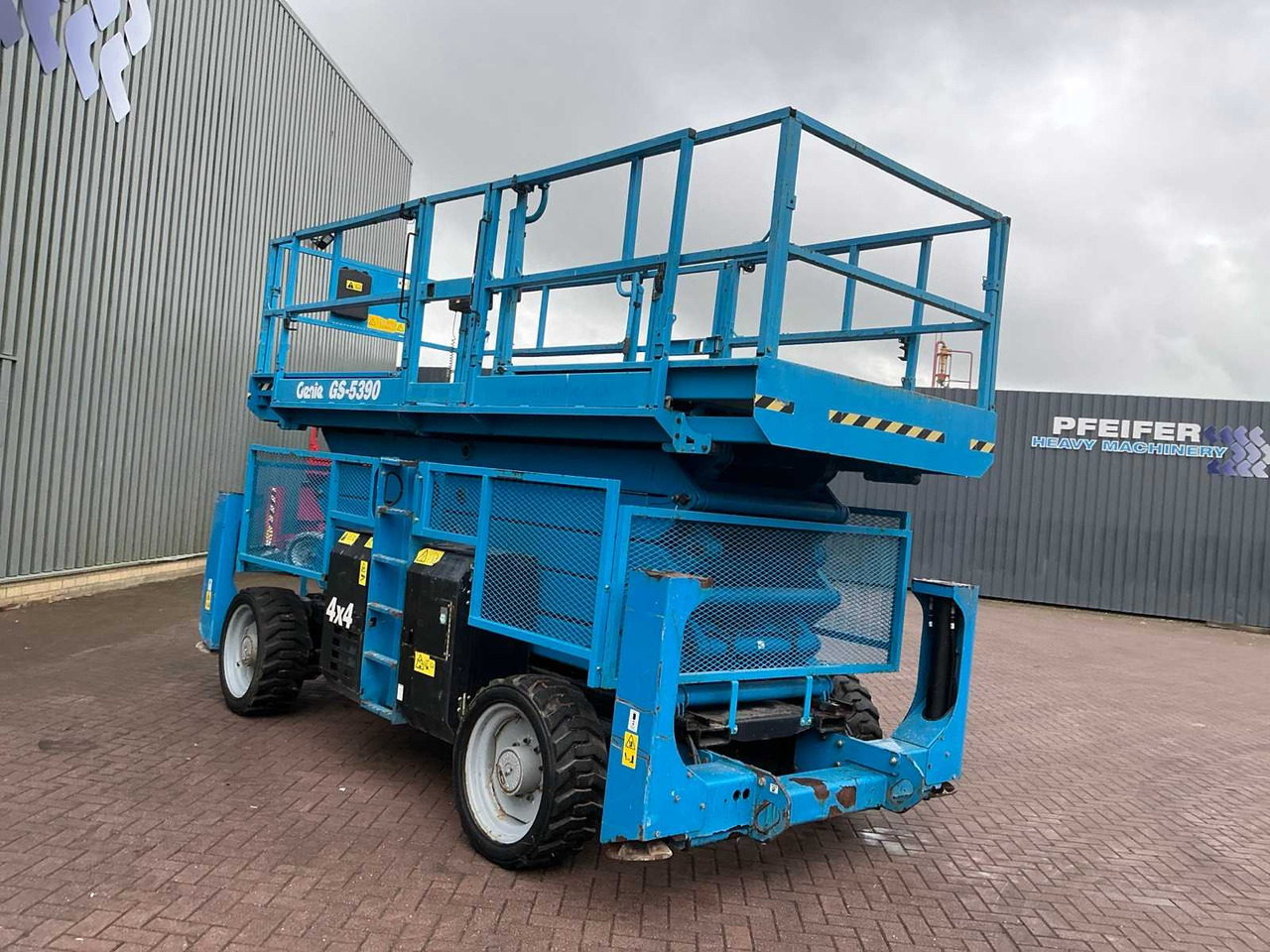 Genie GS-5390 - Nền bục trên không: hình 3 Genie GS-5390 - Nền bục trên không: hình 3