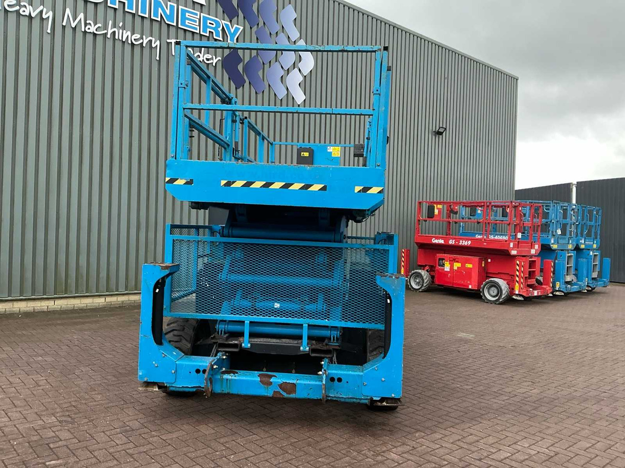 Genie GS-5390 - Nền bục trên không: hình 2 Genie GS-5390 - Nền bục trên không: hình 2