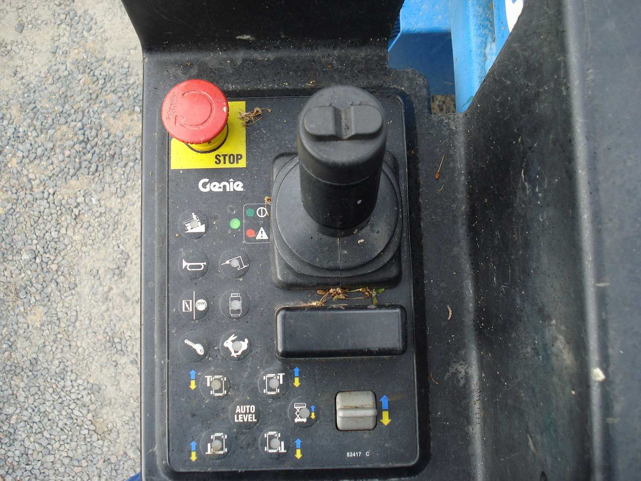 Genie GS3268 - Nền bục trên không: hình 3 Genie GS3268 - Nền bục trên không: hình 3