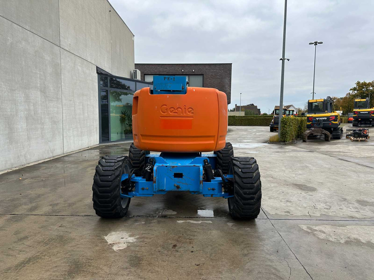 Genie Z45/25 - Nền bục trên không: hình 2 Genie Z45/25 - Nền bục trên không: hình 2