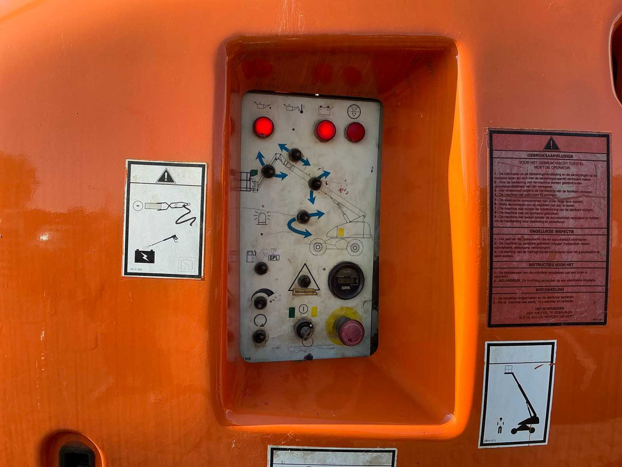 HAULOTTE 2000 HAULOTTE H25TPX AERIAL WORK PLATFORMS - Nền bục trên không: hình 5 HAULOTTE 2000 HAULOTTE H25TPX AERIAL WORK PLATFORMS - Nền bục trên không: hình 5