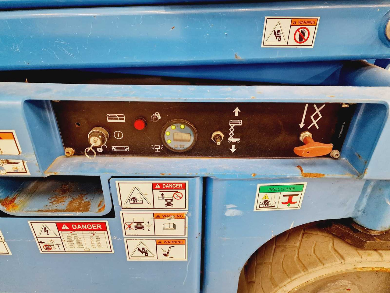 Nền bục trên không Haulotte Compact 14: hình 21