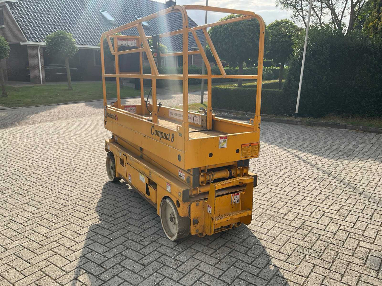 Haulotte Compact 8 - Nền bục trên không: hình 4 Haulotte Compact 8 - Nền bục trên không: hình 4