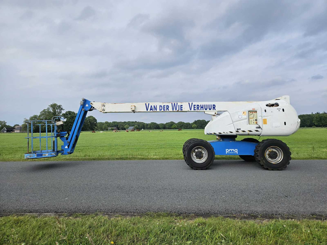 Haulotte H16TPX - Nền bục trên không: hình 1 Haulotte H16TPX - Nền bục trên không: hình 1
