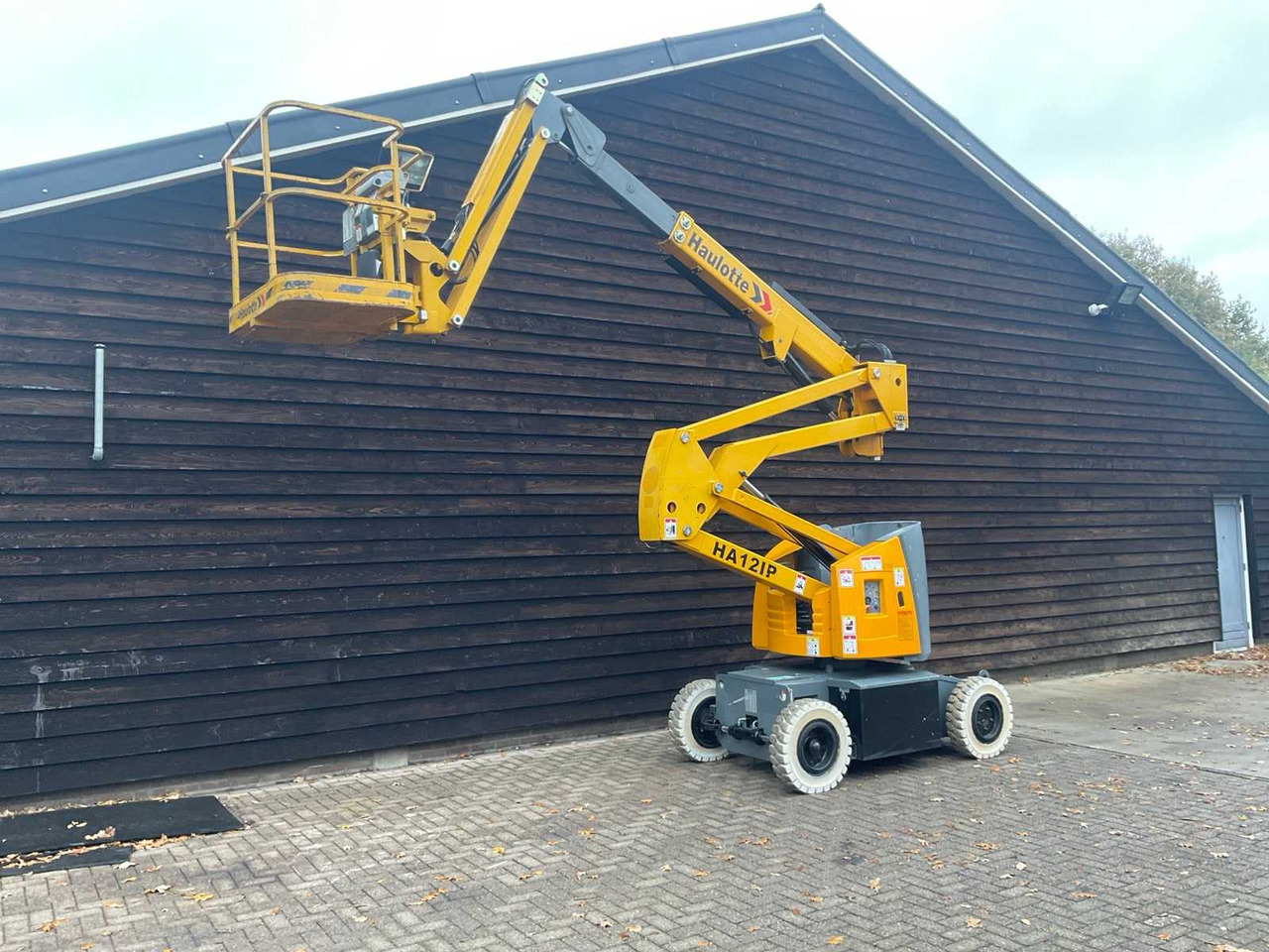 Haulotte HA12IP - Nền bục trên không: hình 3 Haulotte HA12IP - Nền bục trên không: hình 3