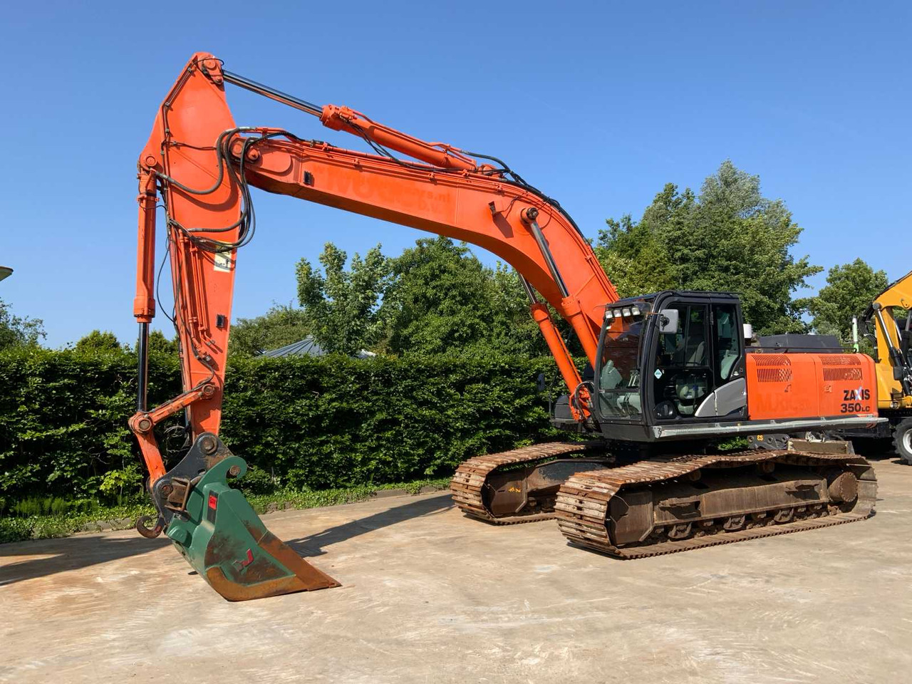 Hitachi ZX350LC-5B - Máy xúc bánh xích: hình 1 Hitachi ZX350LC-5B - Máy xúc bánh xích: hình 1