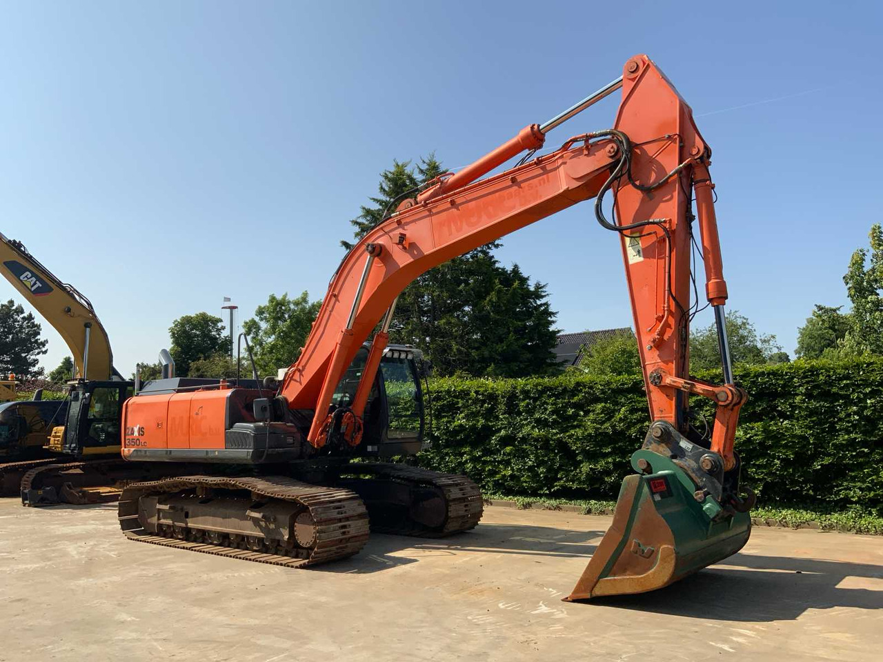 Hitachi ZX350LC-5B - Máy xúc bánh xích: hình 2 Hitachi ZX350LC-5B - Máy xúc bánh xích: hình 2