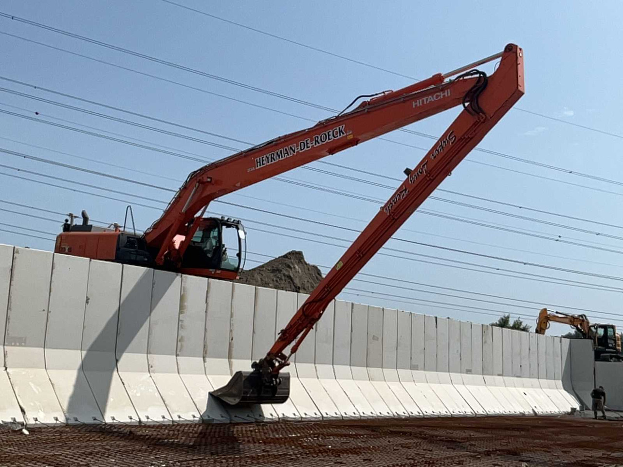 Hitachi Zaxis 350LC-5B - Máy xúc bánh xích: hình 1 Hitachi Zaxis 350LC-5B - Máy xúc bánh xích: hình 1