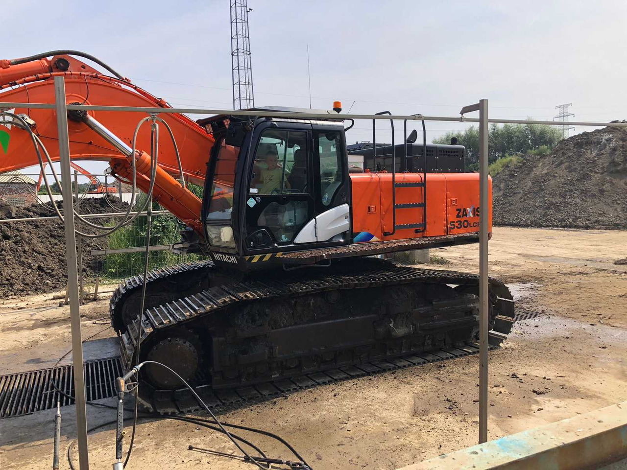 Hitachi Zaxis 530LCH - Máy xúc bánh xích: hình 5 Hitachi Zaxis 530LCH - Máy xúc bánh xích: hình 5
