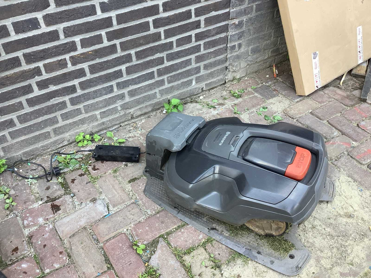 Husqvarna 310 - Máy cắt cỏ vườn: hình 3 Husqvarna 310 - Máy cắt cỏ vườn: hình 3