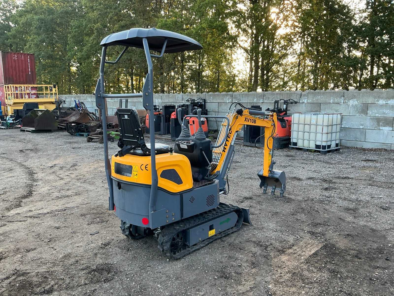 Hytec XV10B - Máy xúc mini: hình 5 Hytec XV10B - Máy xúc mini: hình 5