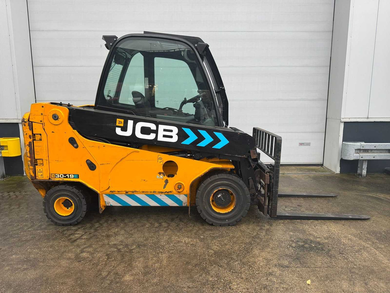 JCB - 2020 - TLT-30-E - FORK POSITIONER, SIDE-SHIFT - FORKLIFT - Xe nâng: hình 5 JCB - 2020 - TLT-30-E - FORK POSITIONER, SIDE-SHIFT - FORKLIFT - Xe nâng: hình 5