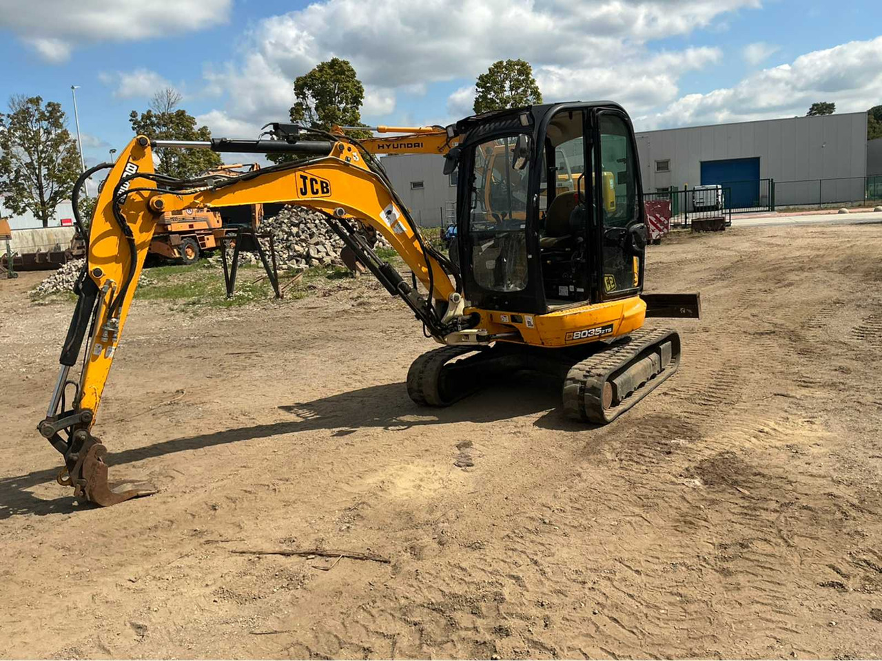 JCB 8035 - Máy xúc mini: hình 2 JCB 8035 - Máy xúc mini: hình 2