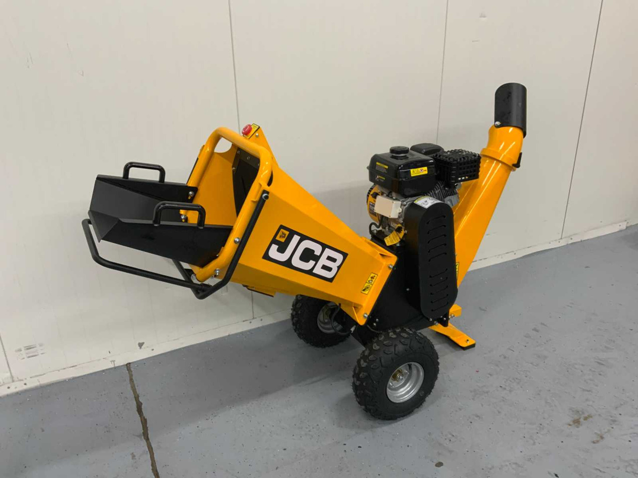 JCB CH75100P - Máy đốn cây: hình 2 JCB CH75100P - Máy đốn cây: hình 2