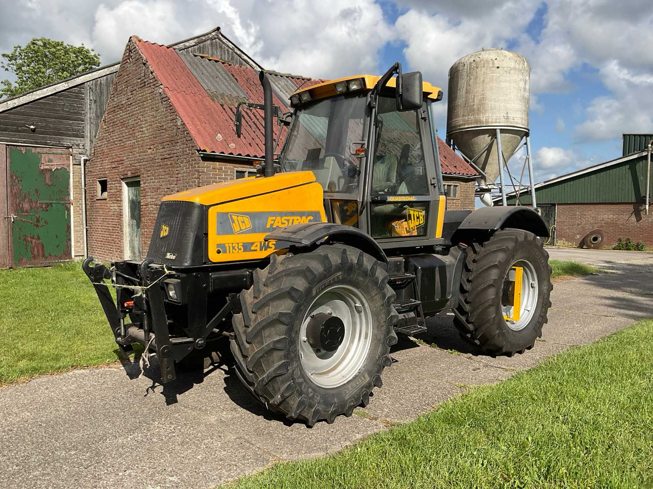 JCB Fastrac 1135 4WS - Máy cày: hình 1 JCB Fastrac 1135 4WS - Máy cày: hình 1