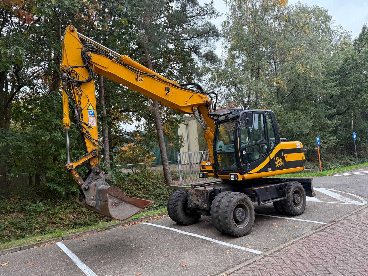 JCB JS 145 W - Máy xúc bánh lốp: hình 3 JCB JS 145 W - Máy xúc bánh lốp: hình 3