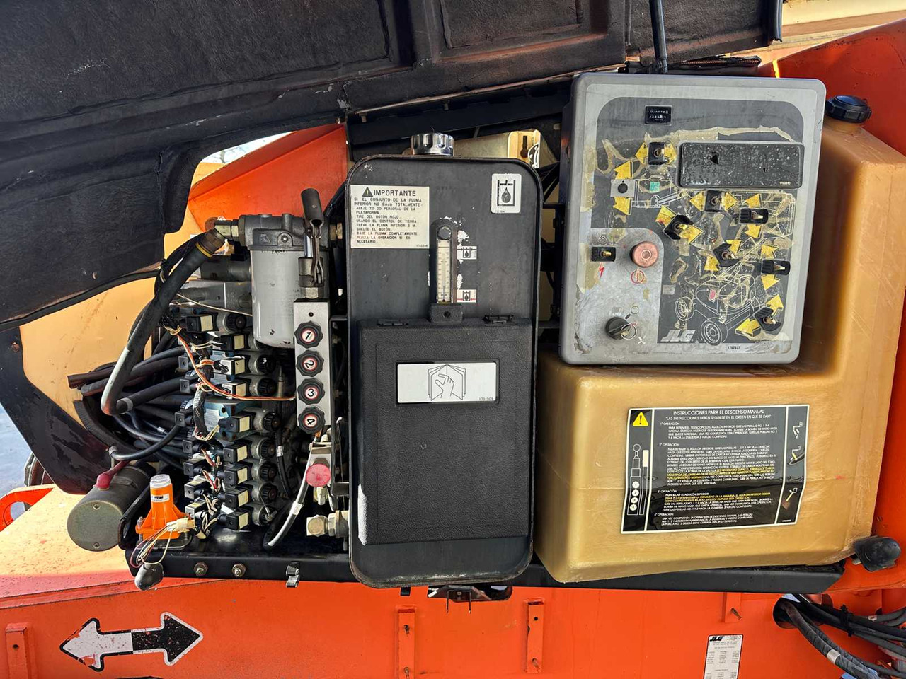 Nền bục trên không JLG - 1998 - 600AJ - AERIAL PLATFORM: hình 29 Nền bục trên không JLG - 1998 - 600AJ - AERIAL PLATFORM: hình 29