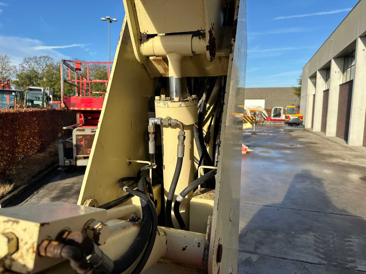 Nền bục trên không JLG - 1998 - 600AJ - AERIAL PLATFORM: hình 38 Nền bục trên không JLG - 1998 - 600AJ - AERIAL PLATFORM: hình 38