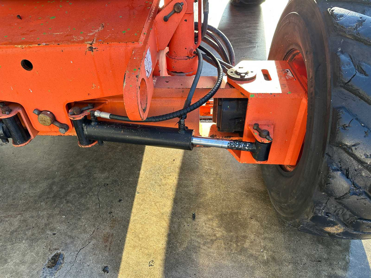 Nền bục trên không JLG - 1998 - 600AJ - AERIAL PLATFORM: hình 12 Nền bục trên không JLG - 1998 - 600AJ - AERIAL PLATFORM: hình 12