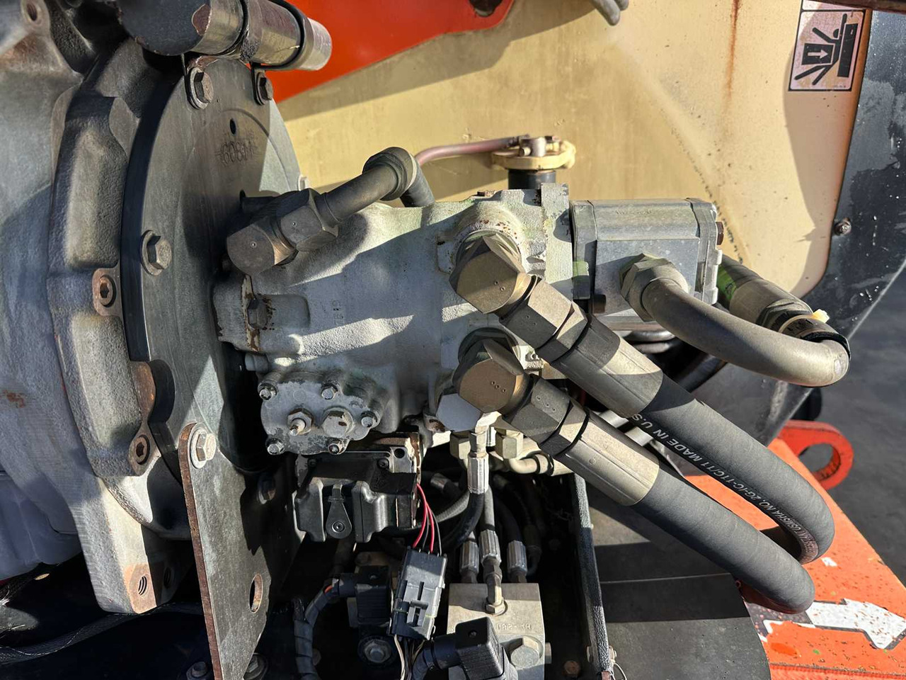 Nền bục trên không JLG - 1998 - 600AJ - AERIAL PLATFORM: hình 27 Nền bục trên không JLG - 1998 - 600AJ - AERIAL PLATFORM: hình 27