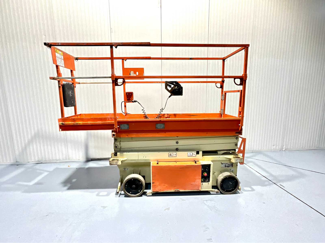 JLG -6RS - AERIAL WORK PLATFORM, 2015, 7.8M, 279 HOURS, SCISSOR LIFT - Nền bục trên không: hình 2 JLG -6RS - AERIAL WORK PLATFORM, 2015, 7.8M, 279 HOURS, SCISSOR LIFT - Nền bục trên không: hình 2