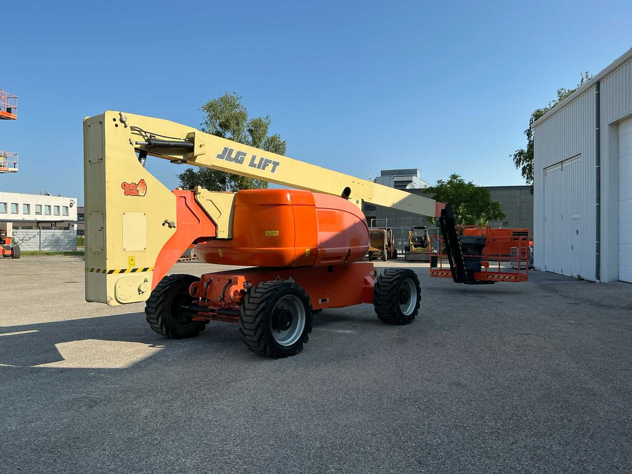 JLG 800AJ - Nền bục trên không: hình 2 JLG 800AJ - Nền bục trên không: hình 2