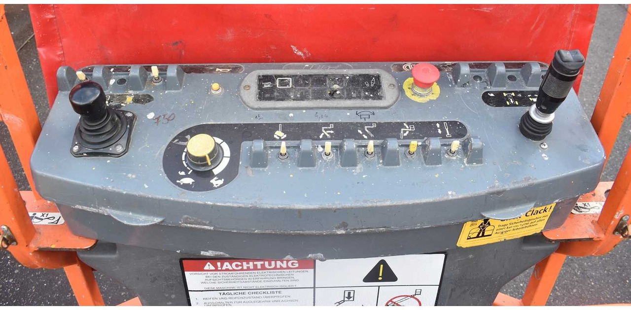 JLG E400AJPn - Nền bục trên không: hình 3 JLG E400AJPn - Nền bục trên không: hình 3