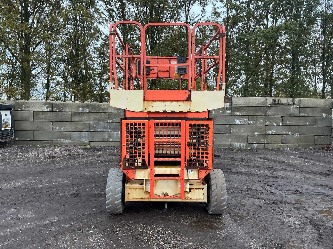 JLG M4069 - Nền bục trên không: hình 4 JLG M4069 - Nền bục trên không: hình 4