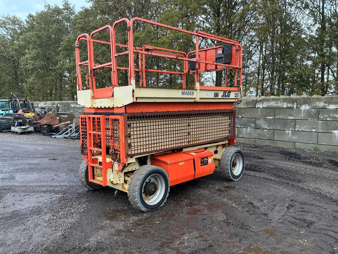 JLG M4069 - Nền bục trên không: hình 5 JLG M4069 - Nền bục trên không: hình 5