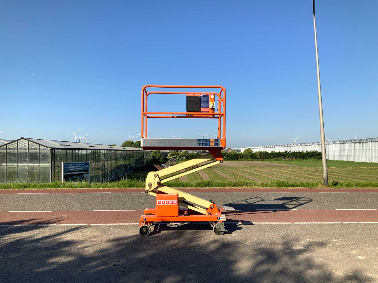 JLG Power Tower - Nền bục trên không: hình 2 JLG Power Tower - Nền bục trên không: hình 2