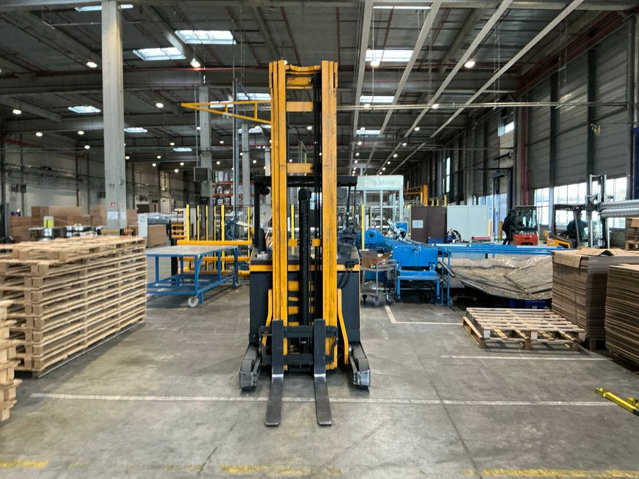 JUNGHEINRICH - 2014 - ETV 214 - REACH TRUCK - Xe nâng: hình 2 JUNGHEINRICH - 2014 - ETV 214 - REACH TRUCK - Xe nâng: hình 2