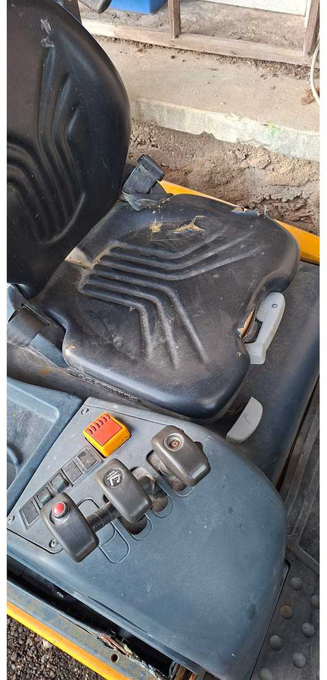 JUNGHEINRICH - EFG 218K - 2006 - FORKLIFT - Xe nâng: hình 4 JUNGHEINRICH - EFG 218K - 2006 - FORKLIFT - Xe nâng: hình 4