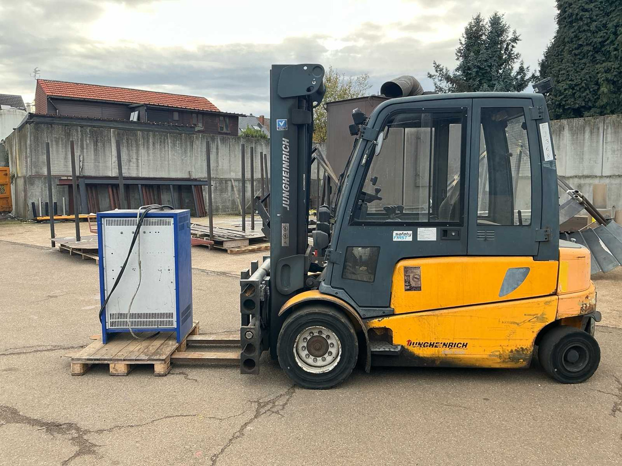 JUNGHEINRICH EFG550 FORKLIFT - Xe nâng: hình 2 JUNGHEINRICH EFG550 FORKLIFT - Xe nâng: hình 2