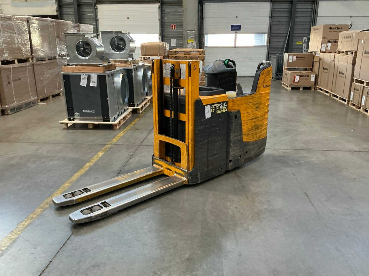 JUNGHEINRICH FORKLIFT - Xe nâng: hình 1 JUNGHEINRICH FORKLIFT - Xe nâng: hình 1