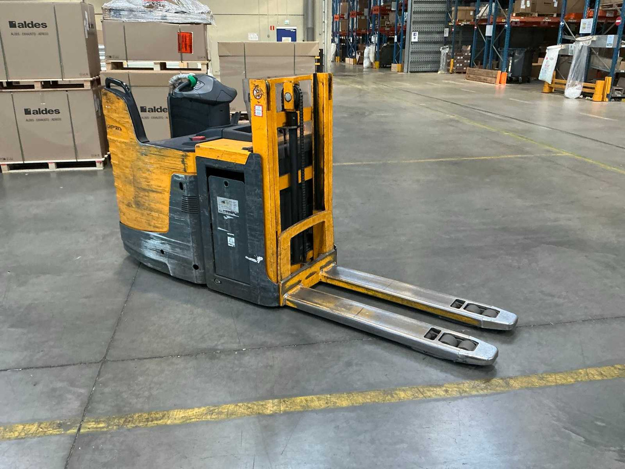 JUNGHEINRICH FORKLIFT - Xe nâng: hình 3 JUNGHEINRICH FORKLIFT - Xe nâng: hình 3