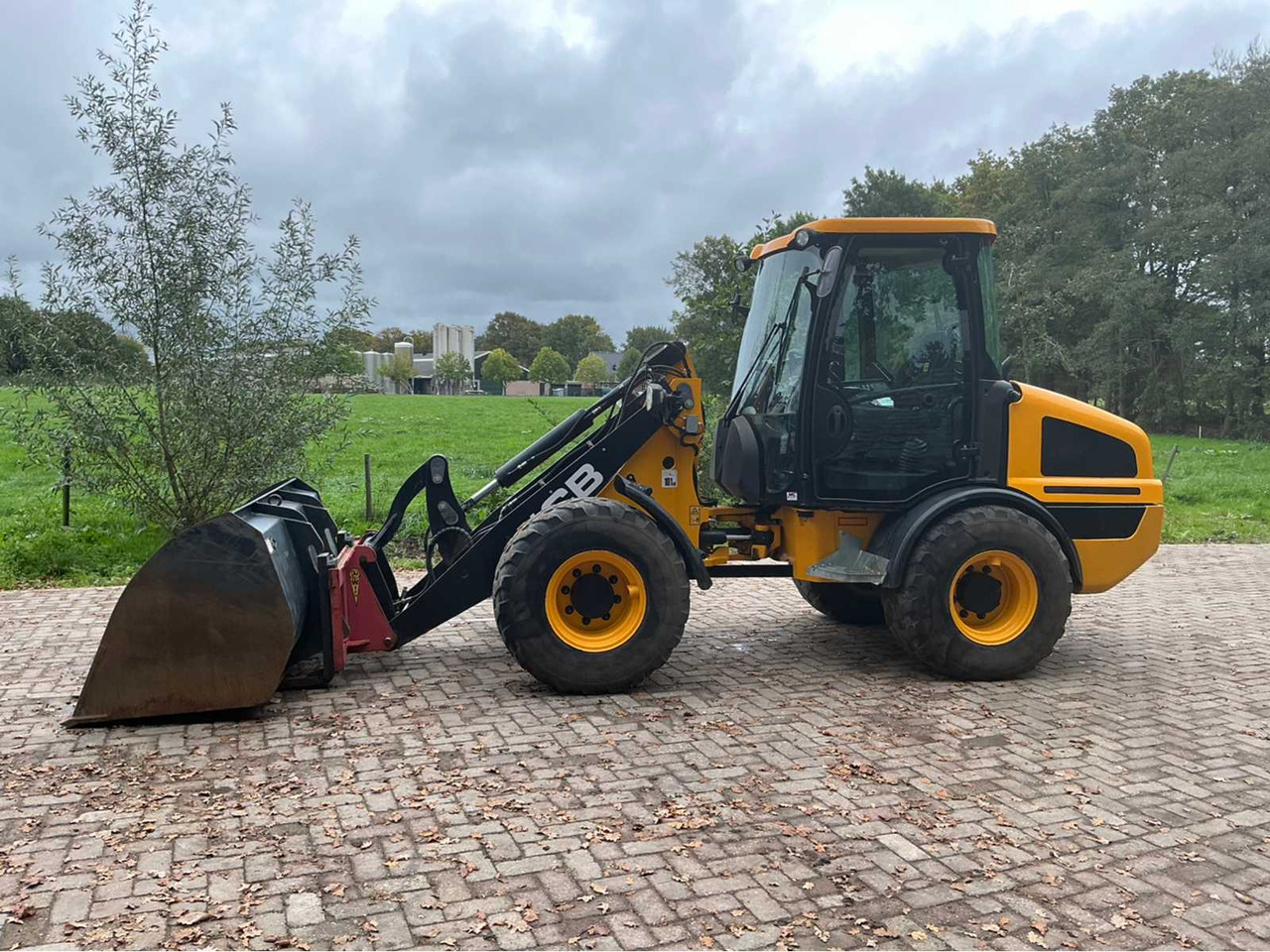 Jcb 407 - Máy xúc lật bánh lốp: hình 2 Jcb 407 - Máy xúc lật bánh lốp: hình 2