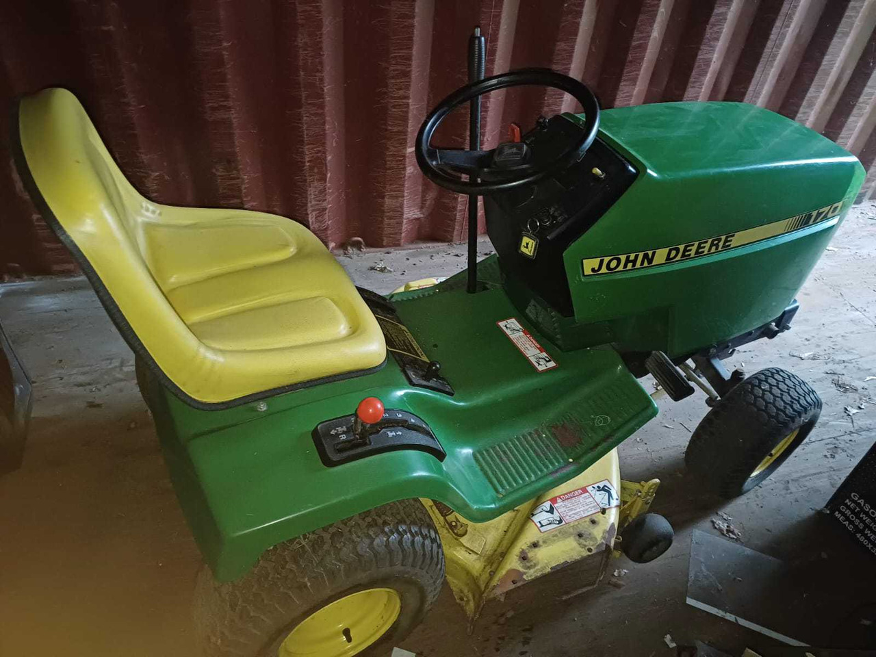 John Deere 170 - Máy cắt cỏ vườn: hình 3 John Deere 170 - Máy cắt cỏ vườn: hình 3