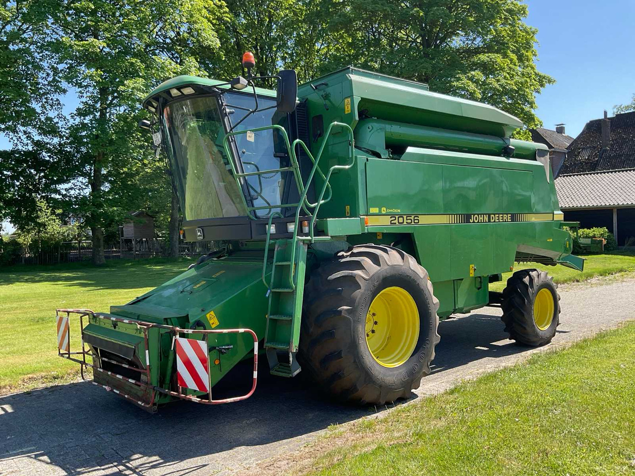 John Deere 2056 - Máy gặt đập: hình 1 John Deere 2056 - Máy gặt đập: hình 1