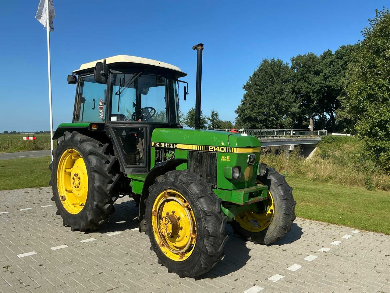 John Deere 2140 - Máy cày: hình 4 John Deere 2140 - Máy cày: hình 4