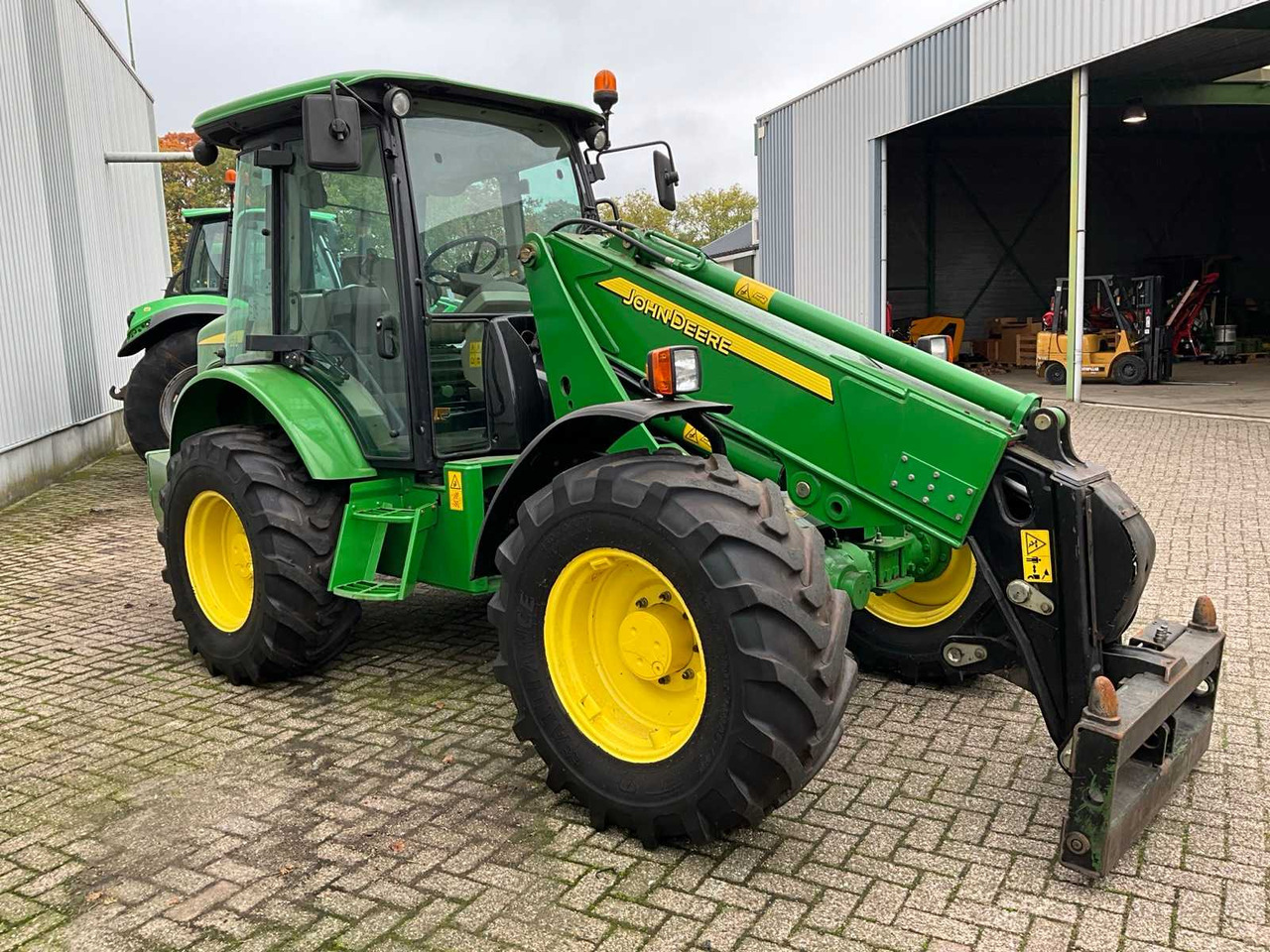 John Deere 3800 - Máy xúc lật bánh lốp: hình 4 John Deere 3800 - Máy xúc lật bánh lốp: hình 4