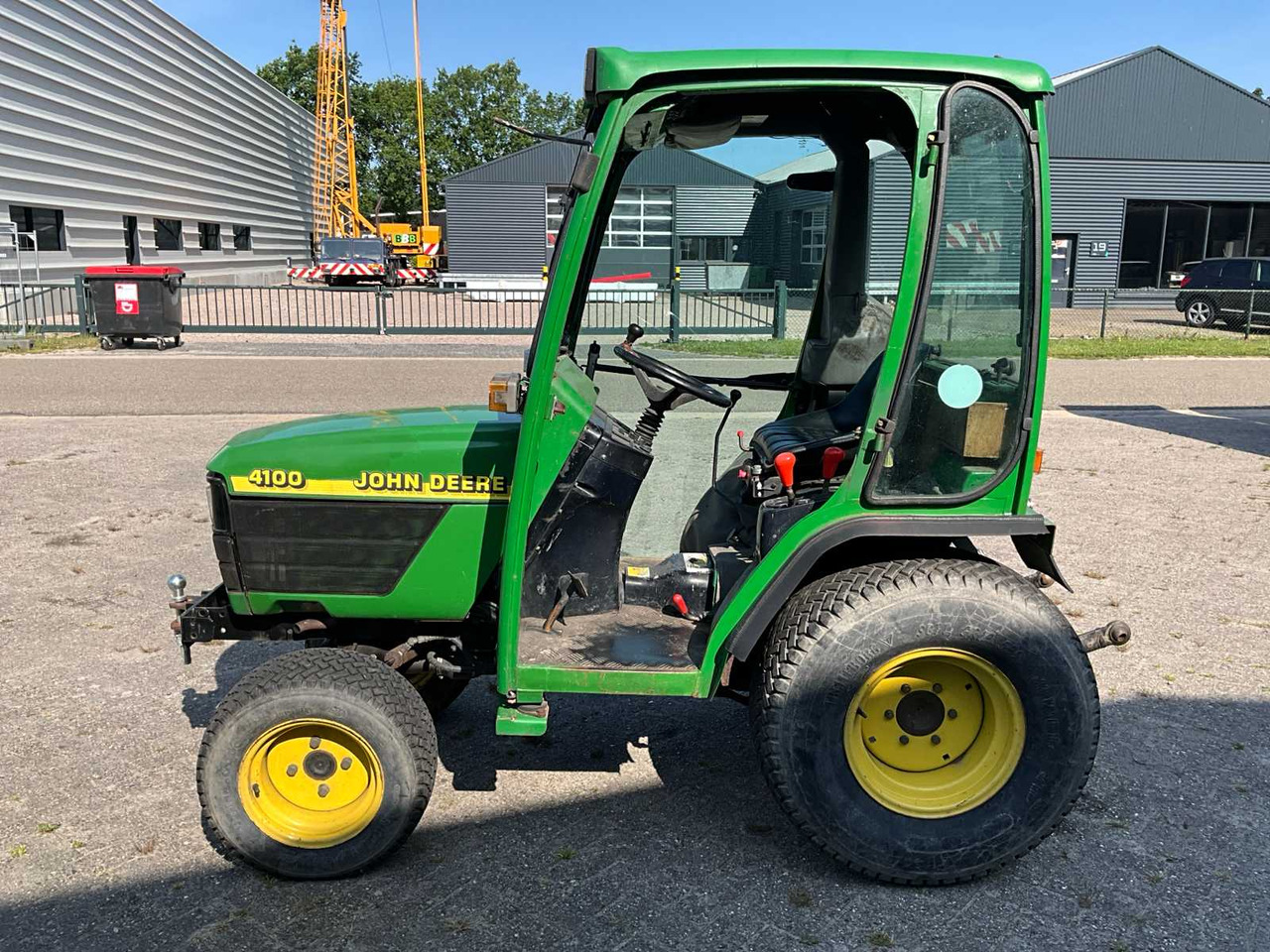 John Deere 4100 - Máy cày mini: hình 4 John Deere 4100 - Máy cày mini: hình 4