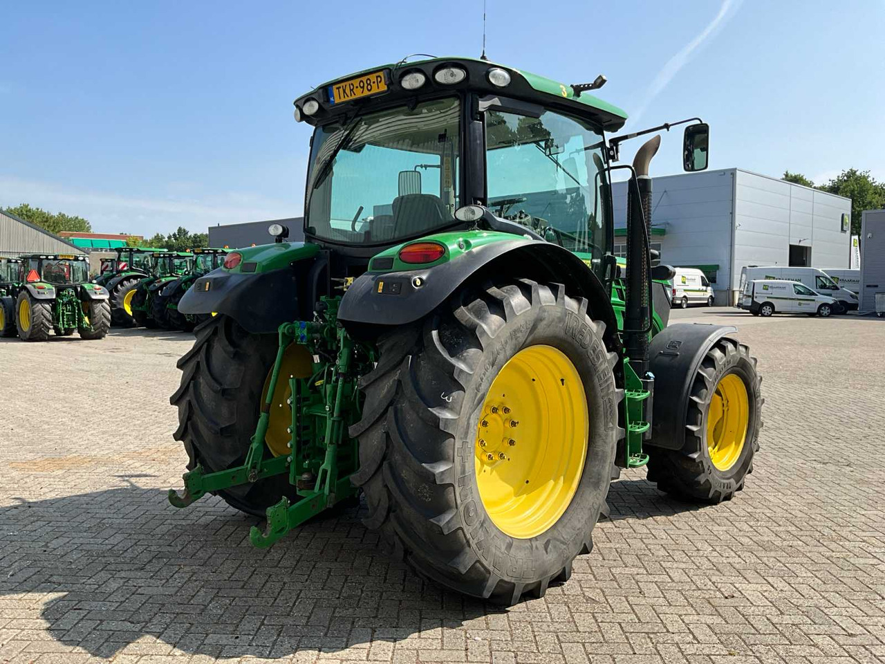 John Deere 6125R - Máy cày: hình 3 John Deere 6125R - Máy cày: hình 3