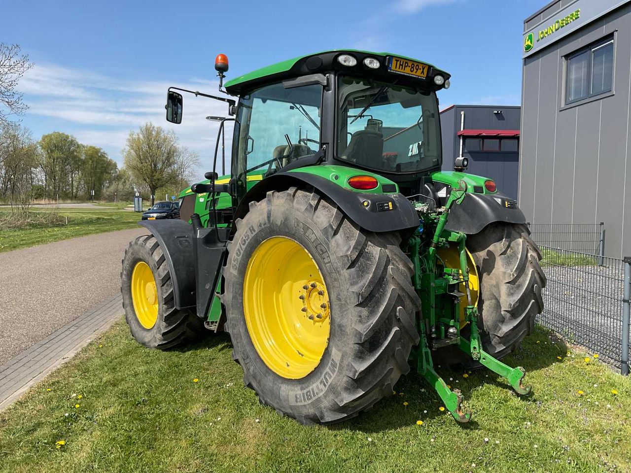 John Deere 6150R - Máy cày: hình 3 John Deere 6150R - Máy cày: hình 3